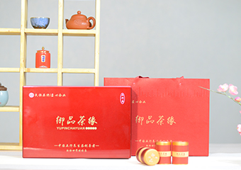 喜物（牡丹红）
茶叶：桐木关金骏眉  净含量：80克/套